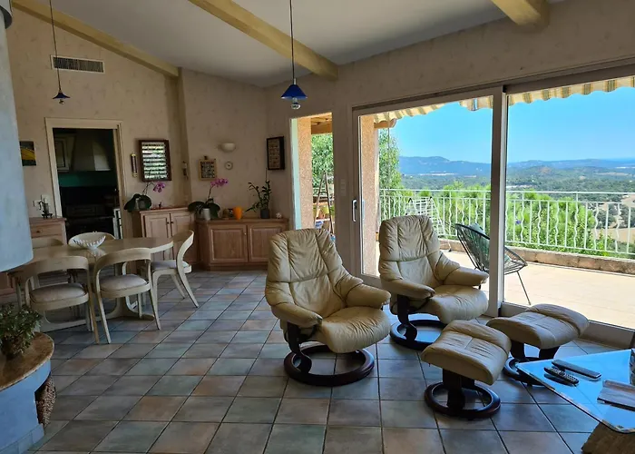 La Grande Piscine 别墅