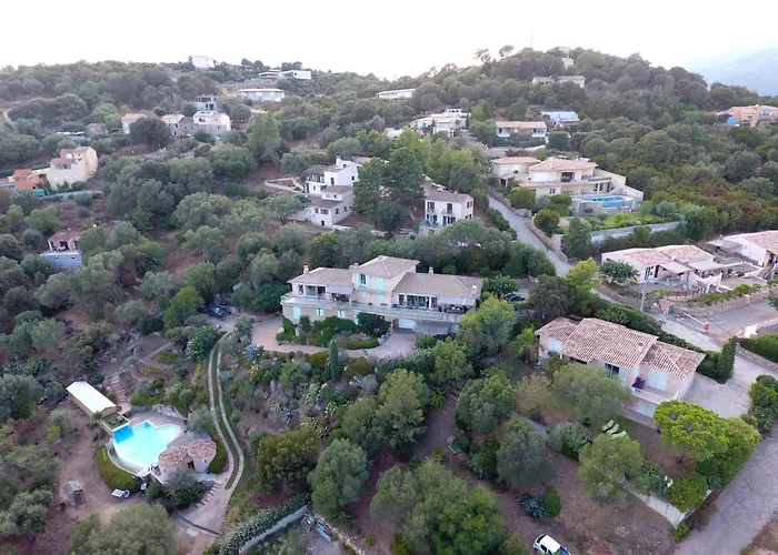 La Grande Piscine 别墅