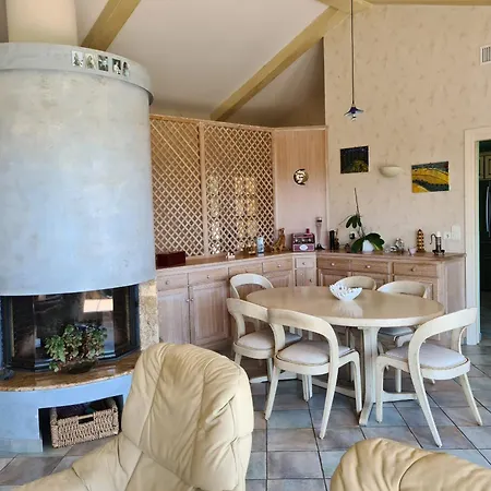 La Grande Piscine Villa *